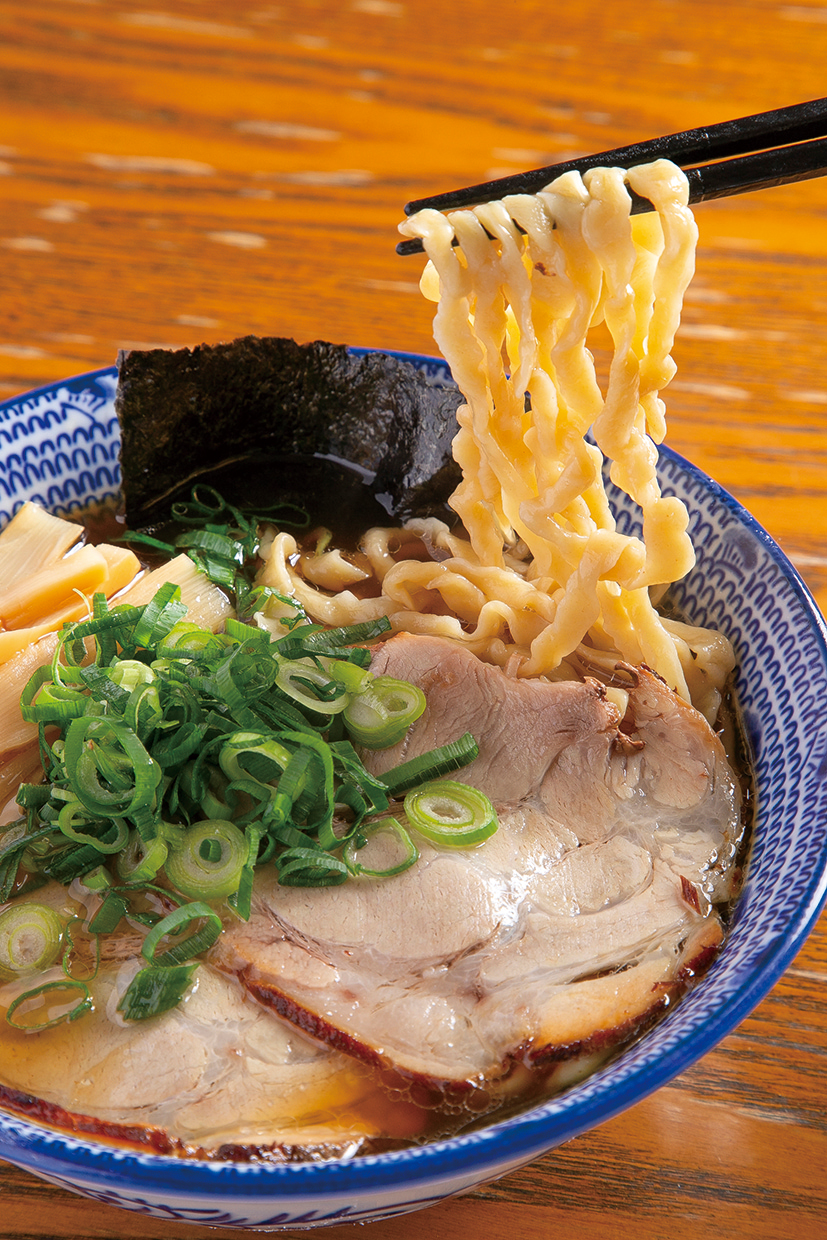 手揉み中華 油そば しゅん 手揉み中華そば 油そばの二枚看板 ボリューム満点の一杯を Webあきたタウン情報