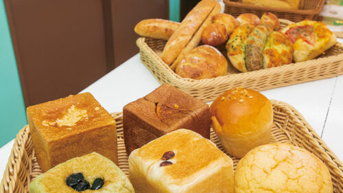 朝市通りベーカリー▷朝市通りにベーカリーが復活！　バラエティに富んだパンを