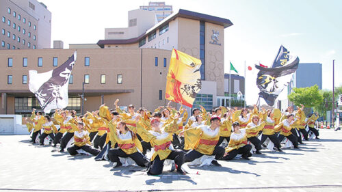〈秋田市〉第25回 ヤートセ秋田祭▷エネルギッシュな踊りは圧巻！