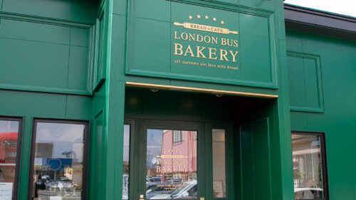 BREAD&CAFE LONDON BUS BAKERY ロンドンバスベーカリー▷ロンドンバスが目印のベーカリーで無添加パンとコーヒーを
