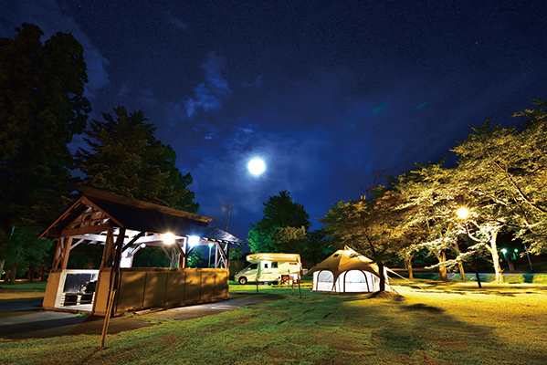雁の里山本公園ふれあいの森キャンプ場▷広々としたテントスペースでより快適に