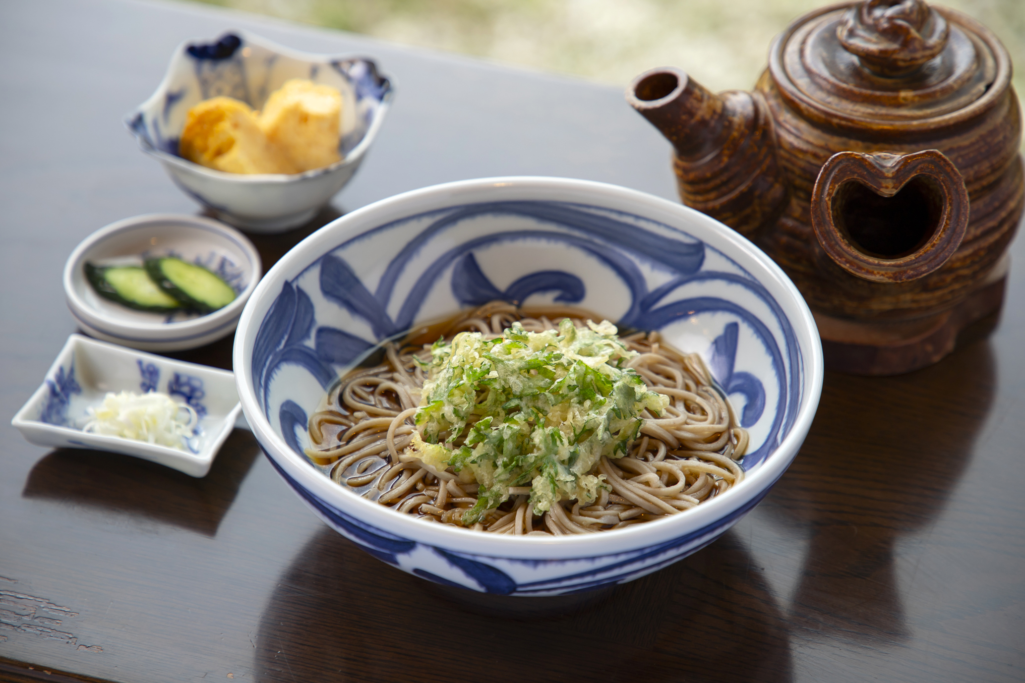喉越しつるりと涼を感じて！あきたタウン情報8月号は「蕎麦の旅
