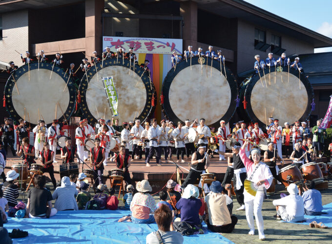 第20回北秋田市たかのす太鼓まつり▷世界一を誇る「綴子大太鼓」の演奏を楽しめる