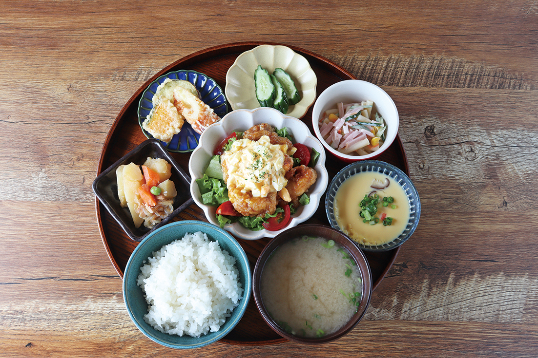 CAFE ORSETTO カフェ オルセット▷品数豊富な週替わり膳がうれしい