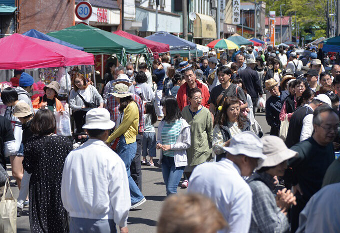 ごじょうめ朝市plus▷さまざまな出店を巡って朝市を満喫！