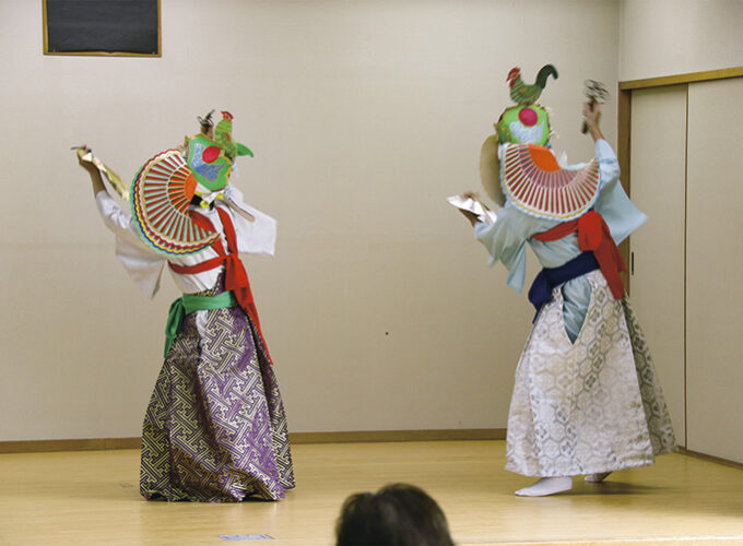 民俗芸能定期公演▷地域の伝統芸能に触れられる4 カ月間