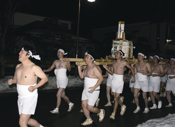 一日市裸参り▷五穀豊穣や家内安全などを祈願する