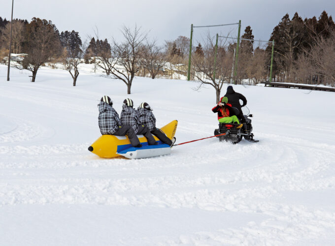 赤坂総合公園スノーパーク▷広い公園で思いっきり雪遊びができる