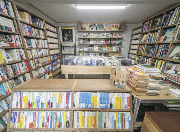 ひつじ書店▷新たな一冊＆一枚に出会えるお店