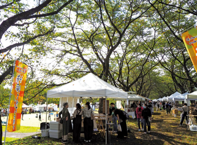 秋彩こみちinかくのだて2025▷県内外の工芸・雑貨・飲食店116店舗が集結　秋の訪れを感じながら出店ブースを巡ろう