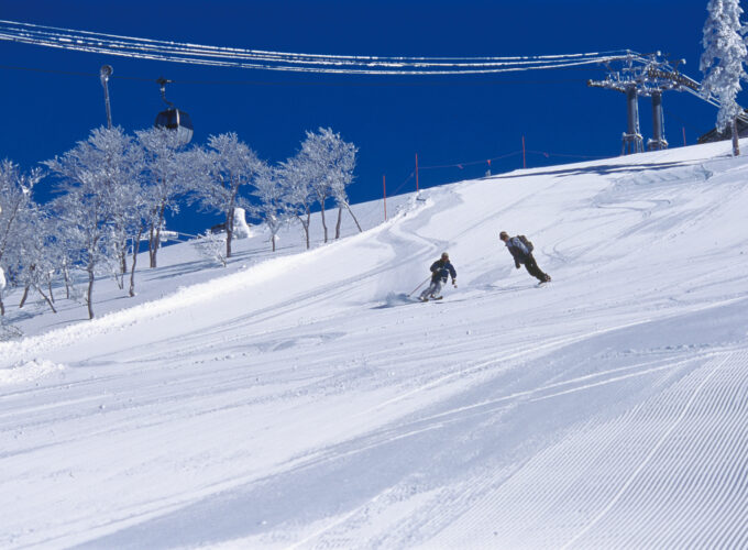 森吉山阿仁スキー場　冬季営業開始▷待望の冬到来！ 森吉山でパウダー満喫