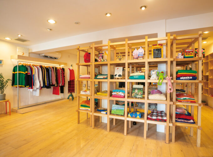 Vintage,Used&Good Akita Things iibe いいべ▷ポップな古着と秋田のいいモノが揃う