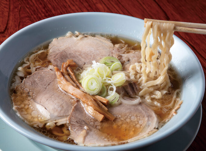 肉中華そば 錦 大館店▷豚の旨み溢れるスープと手揉み太麺が生む渾身の一杯