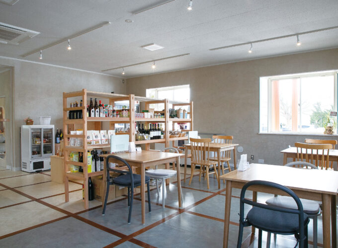 Ponte ポンテ▷大潟村の中心地でにぎわいを創出するカフェ&小売店