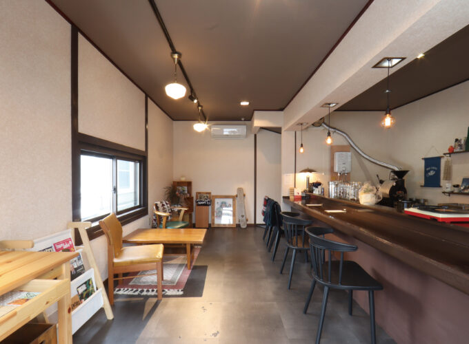 BOAT COFFEE ボートコーヒー 焙煎所と喫茶室▷間借り営業の人気店が自店舗をオープン　温かみのある空間で至福の一杯を