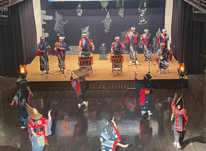 【羽後町】西馬音内盆踊り定期公演｜盆踊りのアレンジバージョンも楽しめる♪