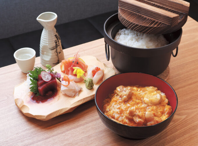 秋田市「焼鳥と鮮魚の専門店 ひない」｜比内地鶏の人気店「ソリレス」の2号店が駅前にオープン！