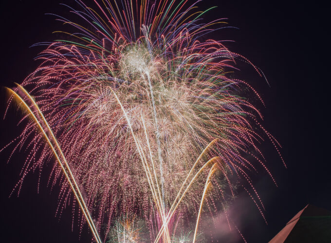 第19回楢岡さなぶり酒花火｜大仙市で花火の打ち上げやステージイベントを楽しむイベント