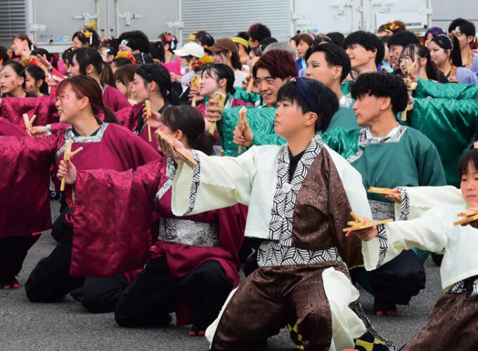 秋田市で「第29回ヤートセ秋田祭」開催！心を込めた演舞で会場を盛り上げる