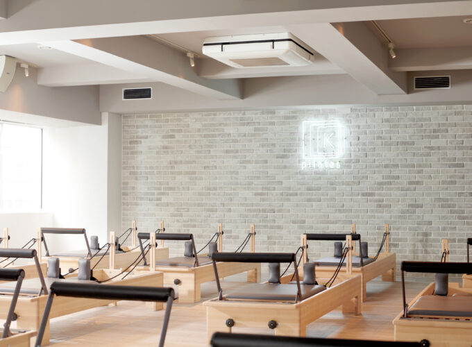 【秋田市】pilates K 秋田店｜広々した空間でエクササイズを