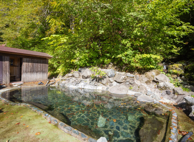 「お風呂の年」こそ、温泉でリラックス！　あきたタウン情報11月号は秋田県の日帰り温泉特集